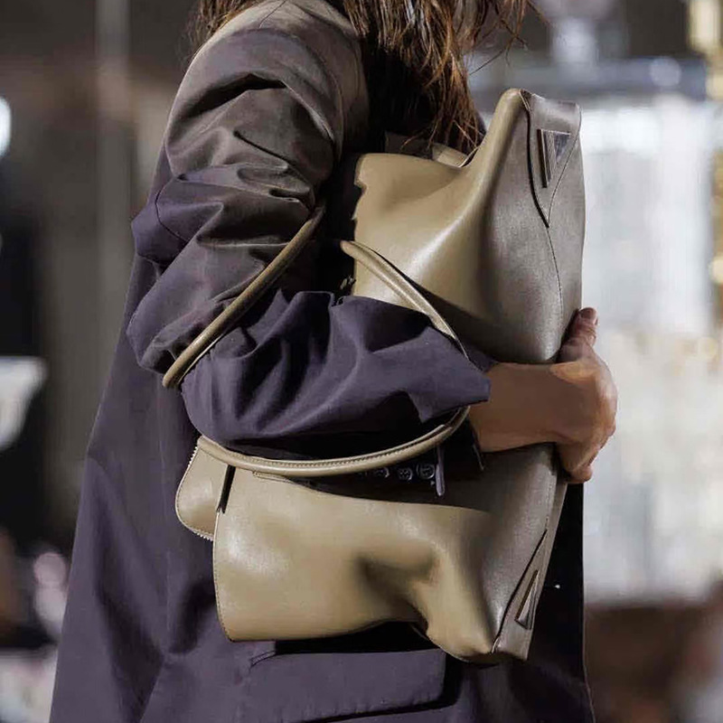 Большая вместительная сумка-то – обзор и цена Luxury Bags Tote