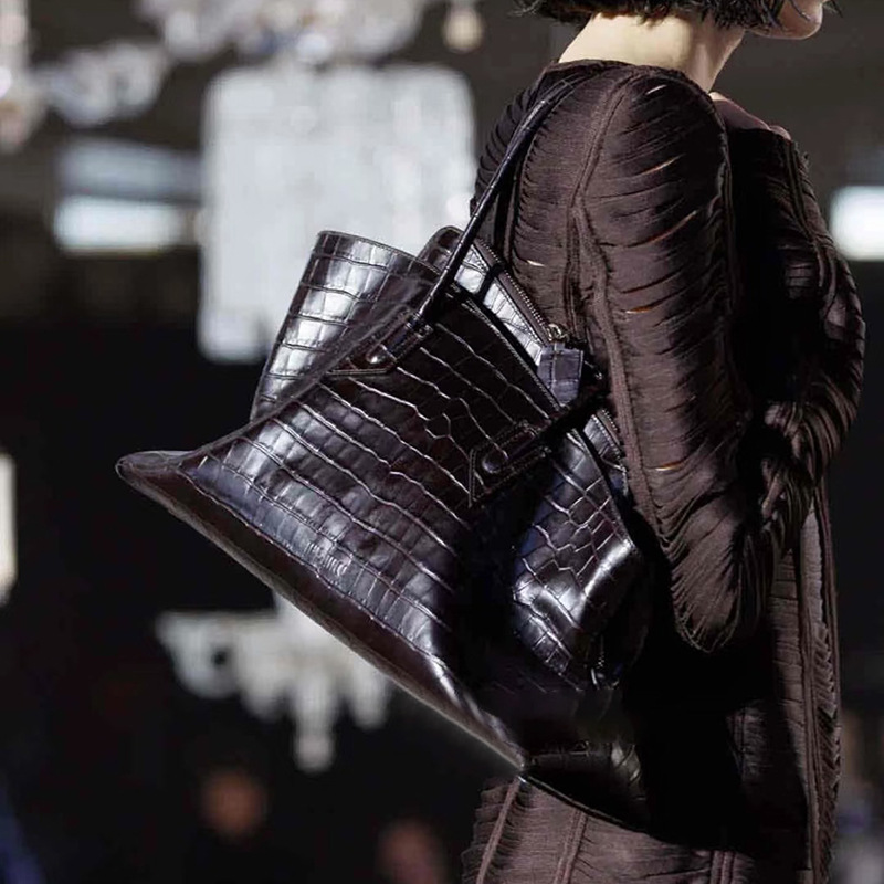 Большая вместительная сумка-то – обзор и цена Luxury Bags Tote